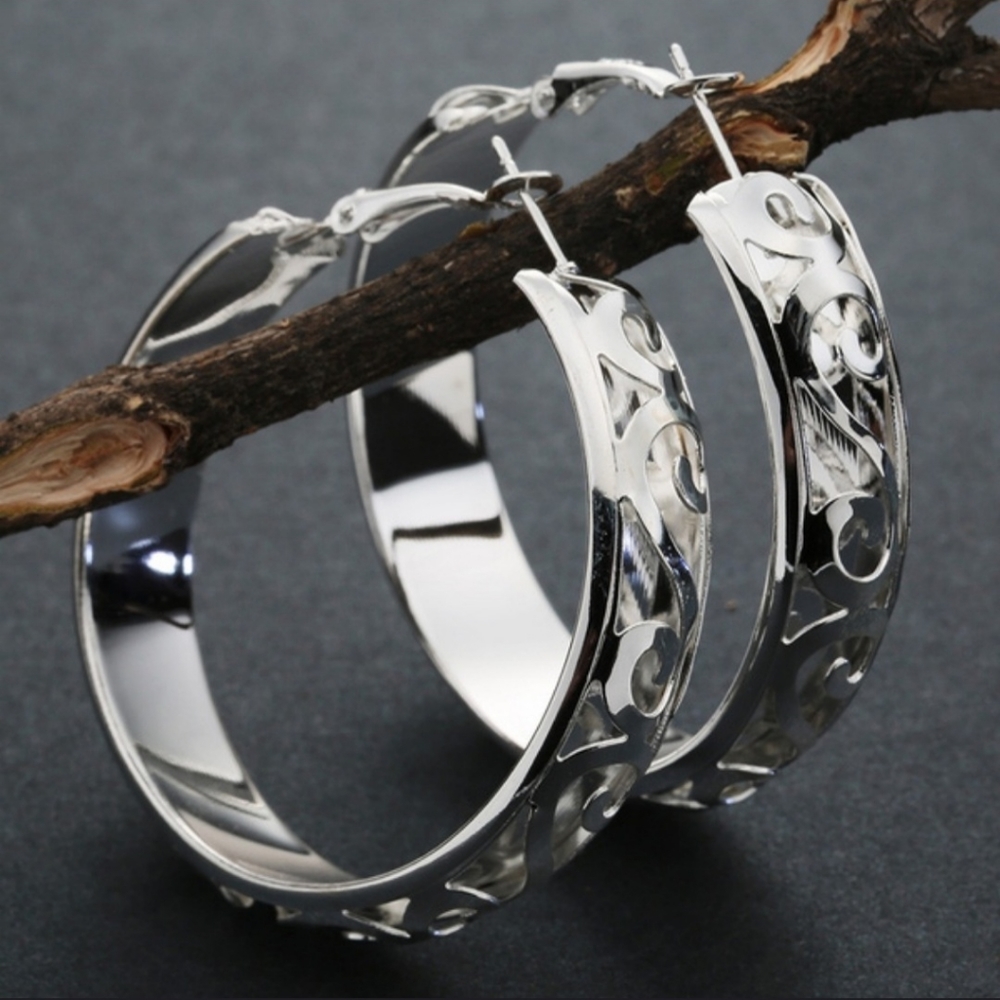 SILVER HOOP EARRINGS